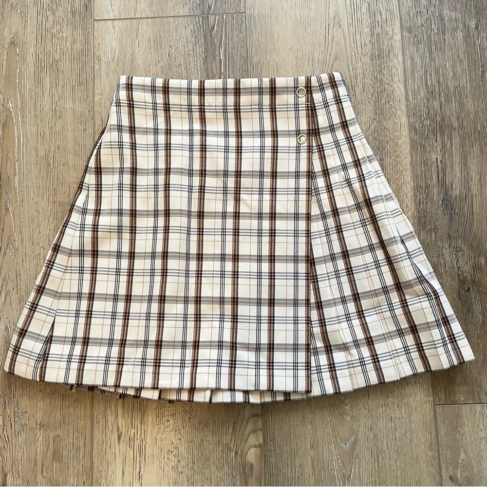Burberry Logo Skirt - Picture 5 of 9